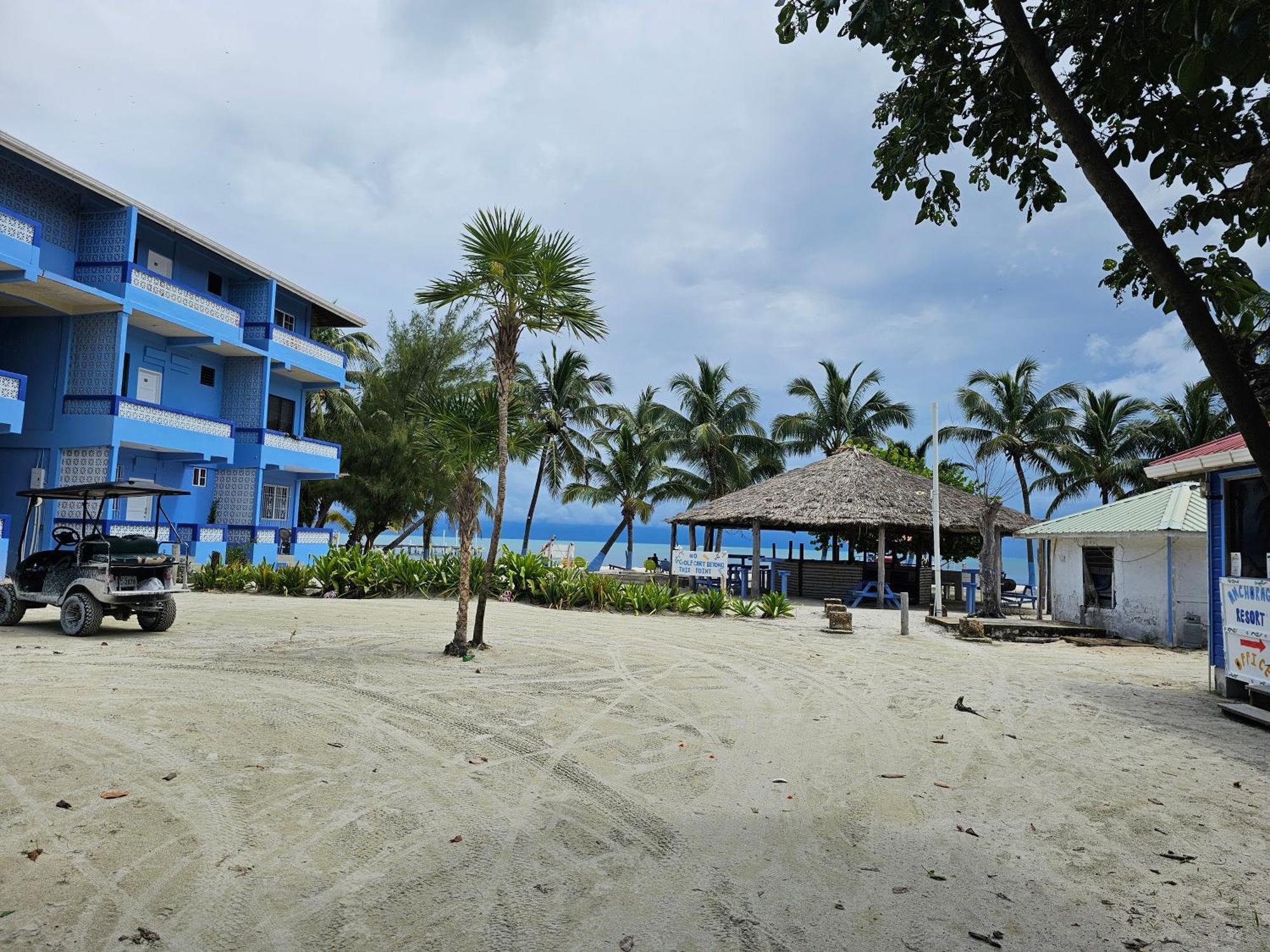Anchorage Beach Resort Caye Caulker Extérieur photo